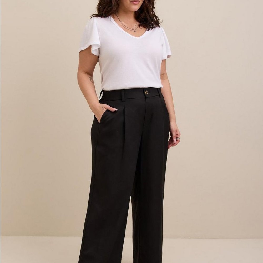 Torrid Lightwieght White V-Neck Top